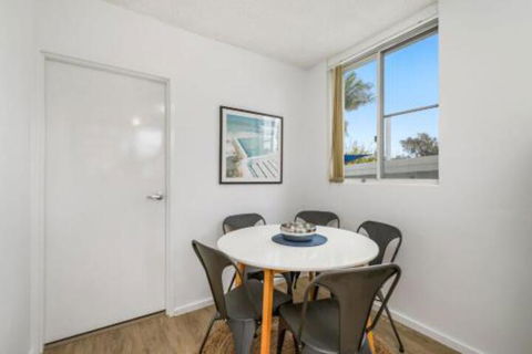 WAVES On MAIN 4 / 1 MAIN STREET - Accommodation Directory 7