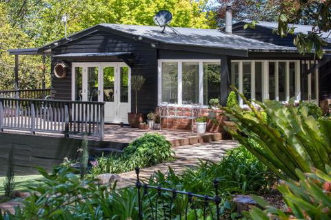 Magnolias On Mernda - Accommodation Directory 3
