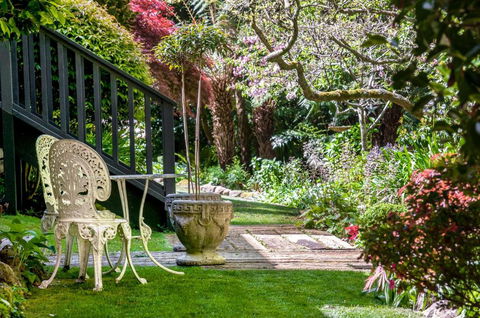 Magnolias On Mernda - Accommodation Directory 2