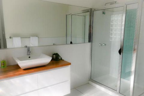 BAY Of FIRES BEACH SHACK Ocean Views From A Modern Beachhouse - Accommodation Directory 5