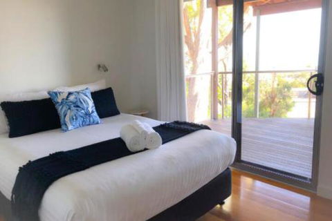 BAY Of FIRES BEACH SHACK Ocean Views From A Modern Beachhouse - Accommodation Directory 7