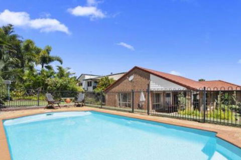 BB233 Banksia Beach Family Home 4 Bedrooms - Accommodation Directory 0