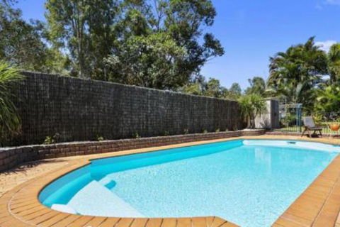 BB233 Banksia Beach Family Home 4 Bedrooms - Accommodation Directory 4