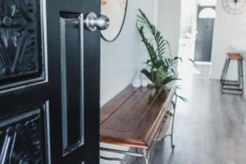 White On Wright Clare - Accommodation Directory 2