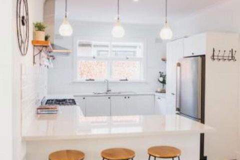White On Wright Clare - Accommodation Directory 3