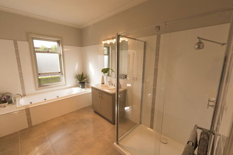 BEL MIREN SARAH LOUISA - Accommodation Directory 5