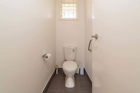 Peaceful 3 Bedroom Apartment In Ascot - Accommodation Directory 4