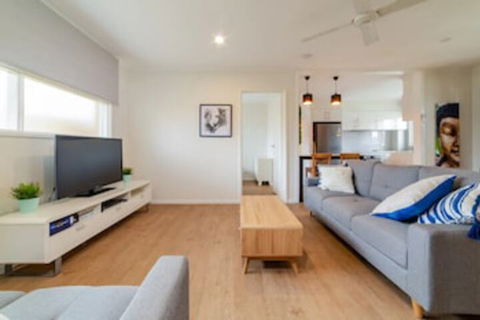 Peaceful 3 Bedroom Apartment In Ascot - Accommodation Directory 0