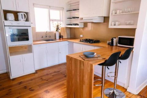 A Wave Away At Glenelg Cosy Unit Near The Beach - Accommodation Directory 5