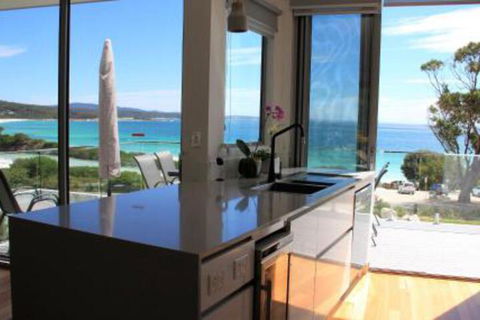 BEACHHOUSE BINALONG Luxury Waterfront Holiday House At Bay Of Fires - Accommodation Directory 4