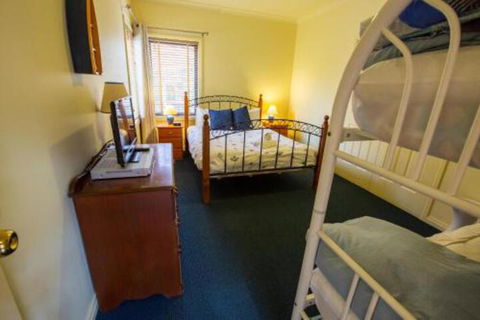 A Mariners Place BEST Location In Town! - Accommodation Directory 1