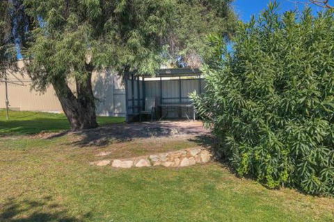 Beachview - Accommodation Directory 7