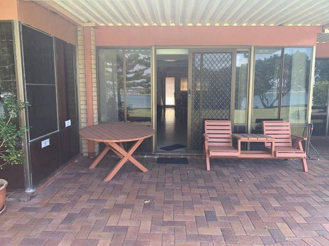 The Robbos - Accommodation Directory 6