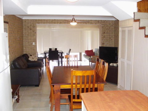 The Robbos - Accommodation Directory 3