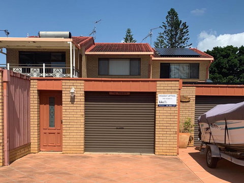 The Robbos - Accommodation Directory 4