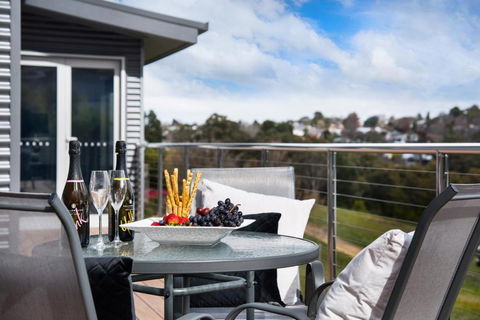 Amelia - Accommodation Directory 6