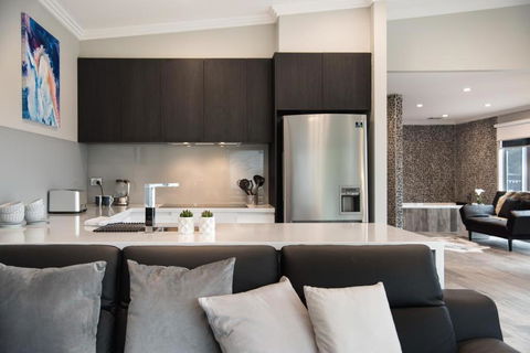 Amelia - Accommodation Directory 4