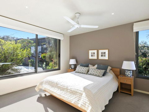 BELLE VUE ANGLESEA - Accommodation Directory 3
