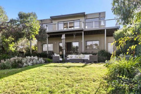 BELLE VUE ANGLESEA - Accommodation Directory 0