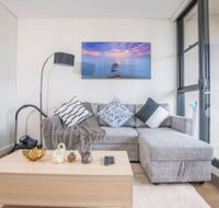 Bright  Modern 2bed 2bath APT With Parking - Accommodation Directory