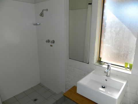 Geraldton's Ocean West - Accommodation Directory 3