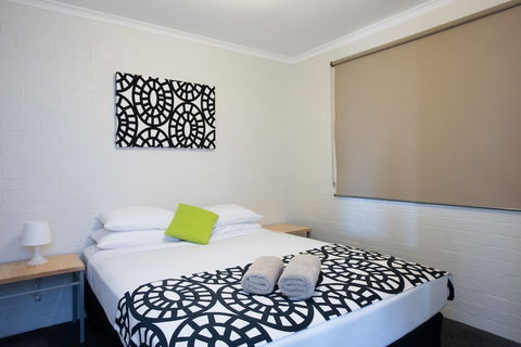 Geraldton's Ocean West - Accommodation Directory 5