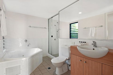 Oasis 25 Hamilton Island - Accommodation Directory 4