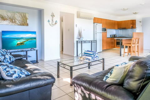 Oasis 25 Hamilton Island - Accommodation Directory 6