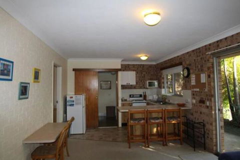 ANCHORAGE 1 - Accommodation Directory 5