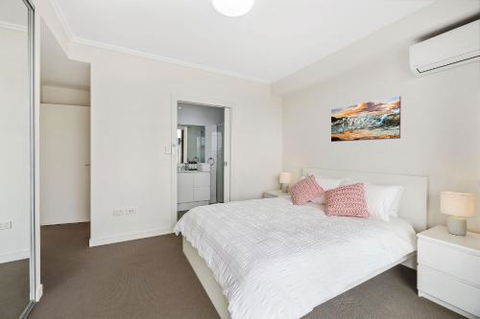 Cosy 3BR Penthouse Close To Westfield Hornsby & Train Station - Accommodation Directory 5
