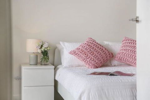 Cosy 3BR Penthouse Close To Westfield Hornsby & Train Station - Accommodation Directory 4