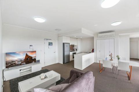 Cosy 3BR Penthouse Close To Westfield Hornsby & Train Station - Accommodation Directory 3