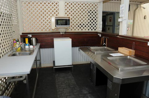 Absolute Beachfront With Million Dollar Views - Accommodation Directory 6