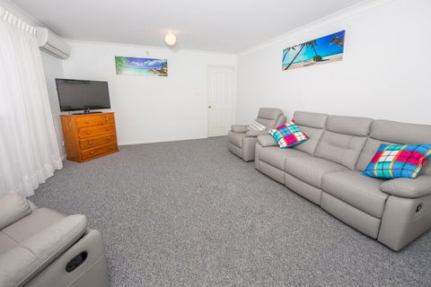 Ajax Avenue 2 / 35 Nelson Bay - Accommodation Directory 6