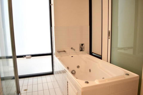 APTonNorthTCE - Accommodation Directory 6