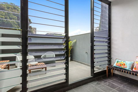 GRATTAN A Premier Location & Modern Space - Accommodation Directory 6