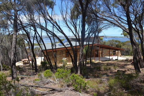 Of Stone & Wood Guesthouse Secluded Getaway! - Accommodation Directory 5