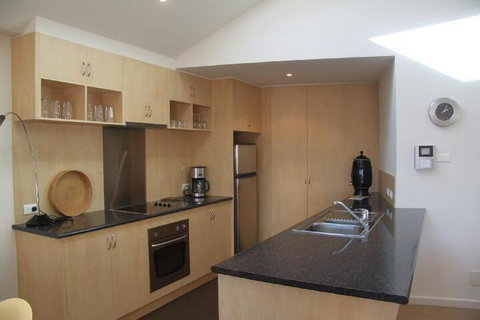 SACKVILLE APARTMENT 1 - Accommodation Directory 2