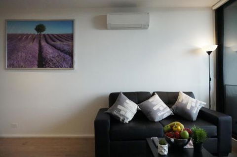 Auzzie Apartments Docklands Melbourne - Accommodation Directory 4