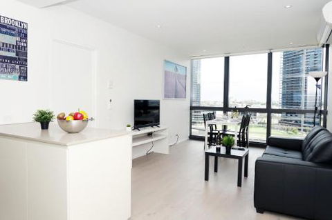 Auzzie Apartments Docklands Melbourne - Accommodation Directory 1