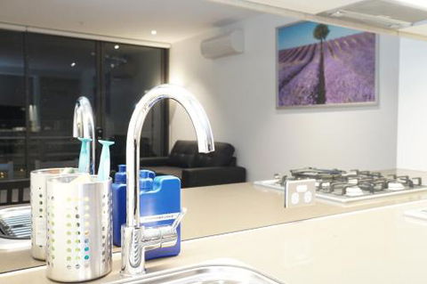 Auzzie Apartments Docklands Melbourne - Accommodation Directory 0