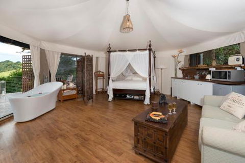 Clouds Safari - Accommodation Directory 3