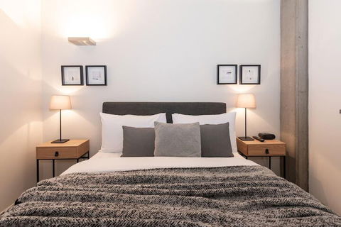 Luxury East Melbourne Apartment - Accommodation Directory 3