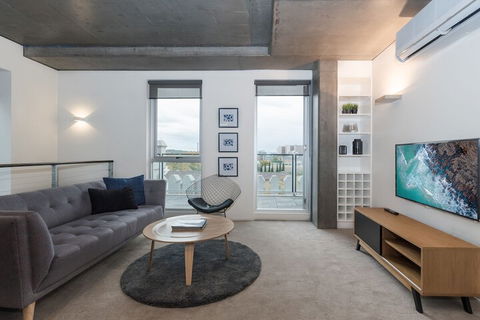 Luxury East Melbourne Apartment - Accommodation Directory 7