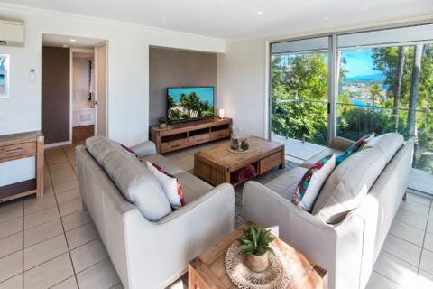 Oasis Apartments - Accommodation Directory 5