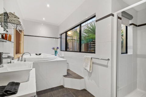 About Time Retreats Studio Seven - Accommodation Directory 6