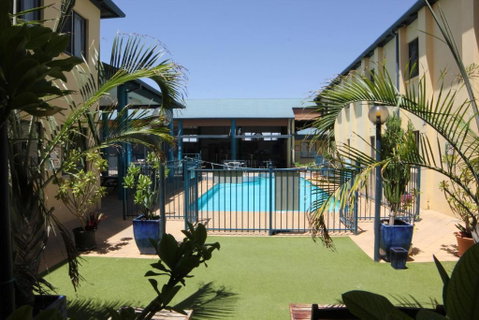 Ningaloo Coral Bay Backpackers - Accommodation Directory 5