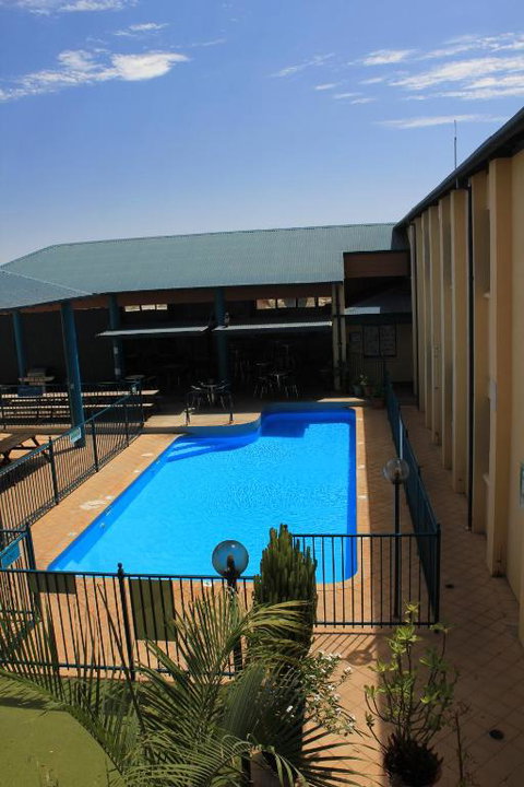 Ningaloo Coral Bay Backpackers - Accommodation Directory 3