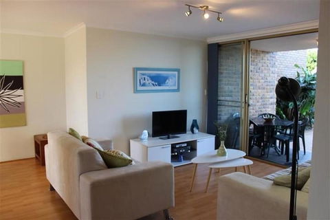 OCEANSIDE 5 - Accommodation Directory 2