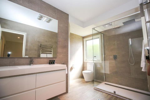 Amber Mist Villa Two - Accommodation Directory 6